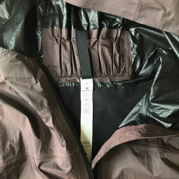 Lululemon Drizzle Down Jacket
Purple Taupe / Black - Picture 10 of 10
